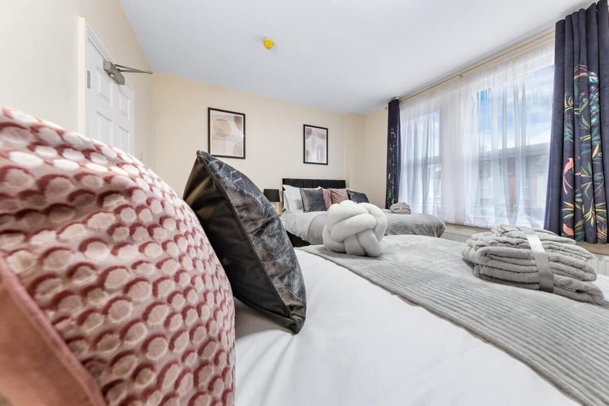 Casa vacanze Lovely 4-br In Leyton - Sleeps 14, Near Tube Londra