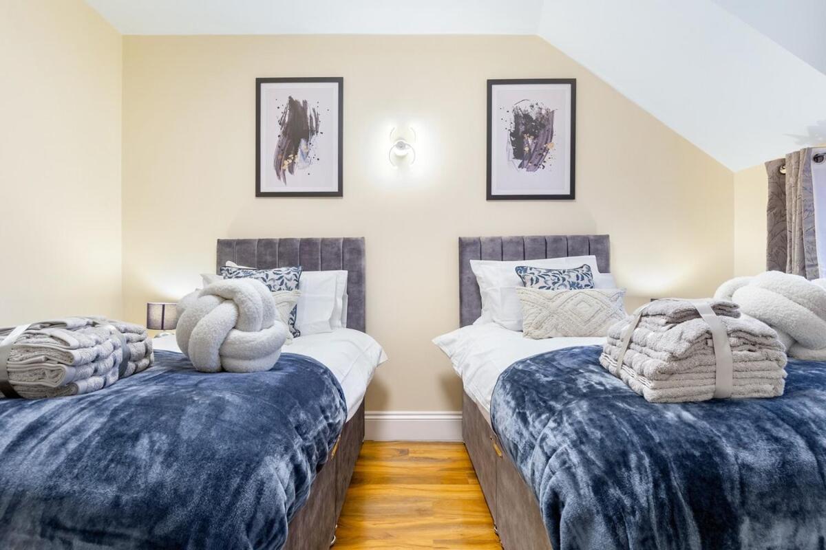 Lovely 4-br In Leyton - Sleeps 14, Near Tube * Londra