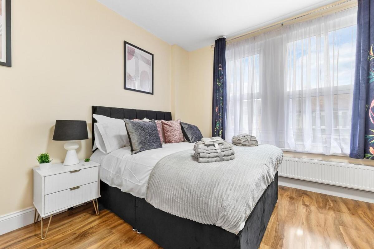 Lovely 4-br In Leyton - Sleeps 14, Near Tube Londra