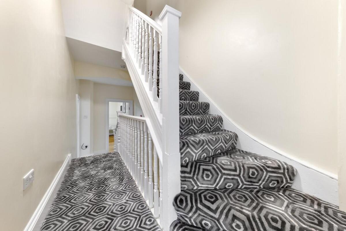 Casa vacanze Lovely 4-br In Leyton - Sleeps 14, Near Tube Londra