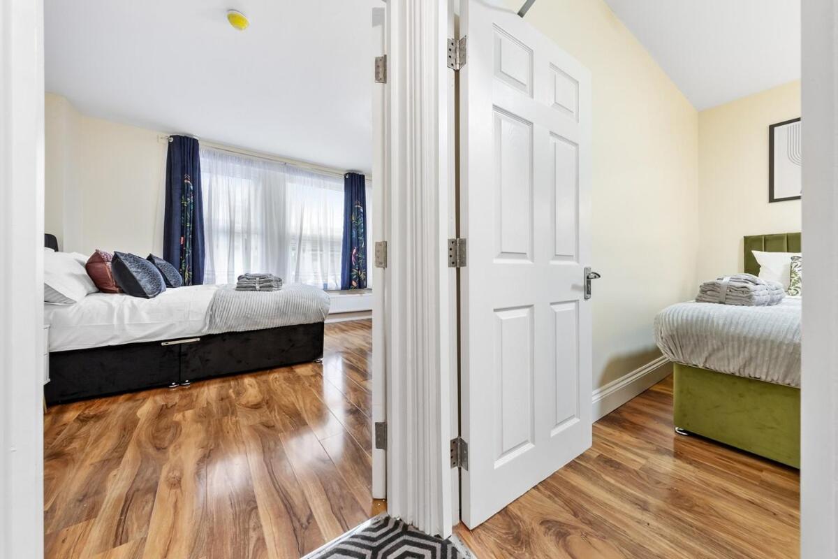 Lovely 4-br In Leyton - Sleeps 14, Near Tube *
