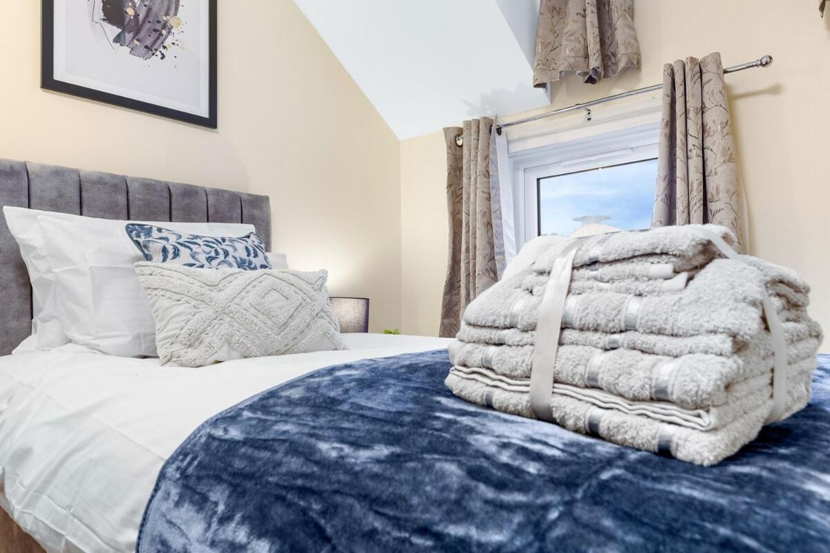Lovely 4-br In Leyton - Sleeps 14, Near Tube Londra