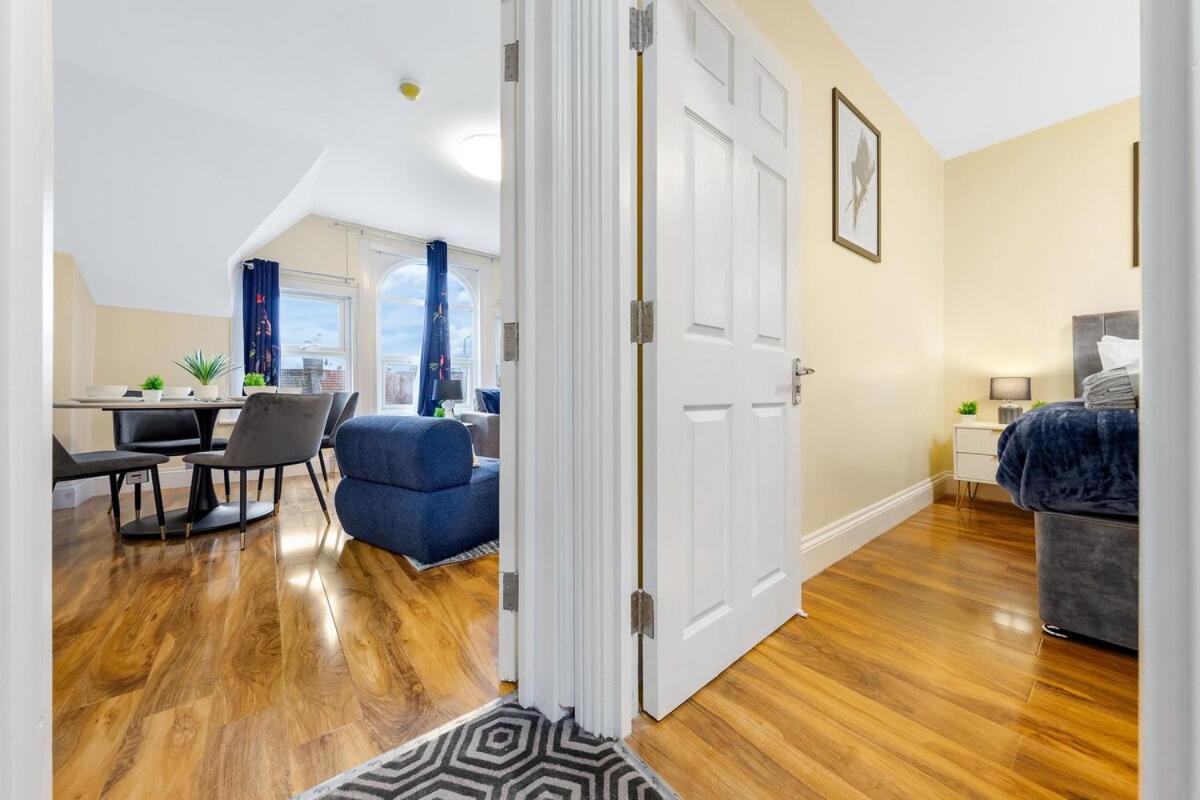 Lovely 4-br In Leyton - Sleeps 14, Near Tube *