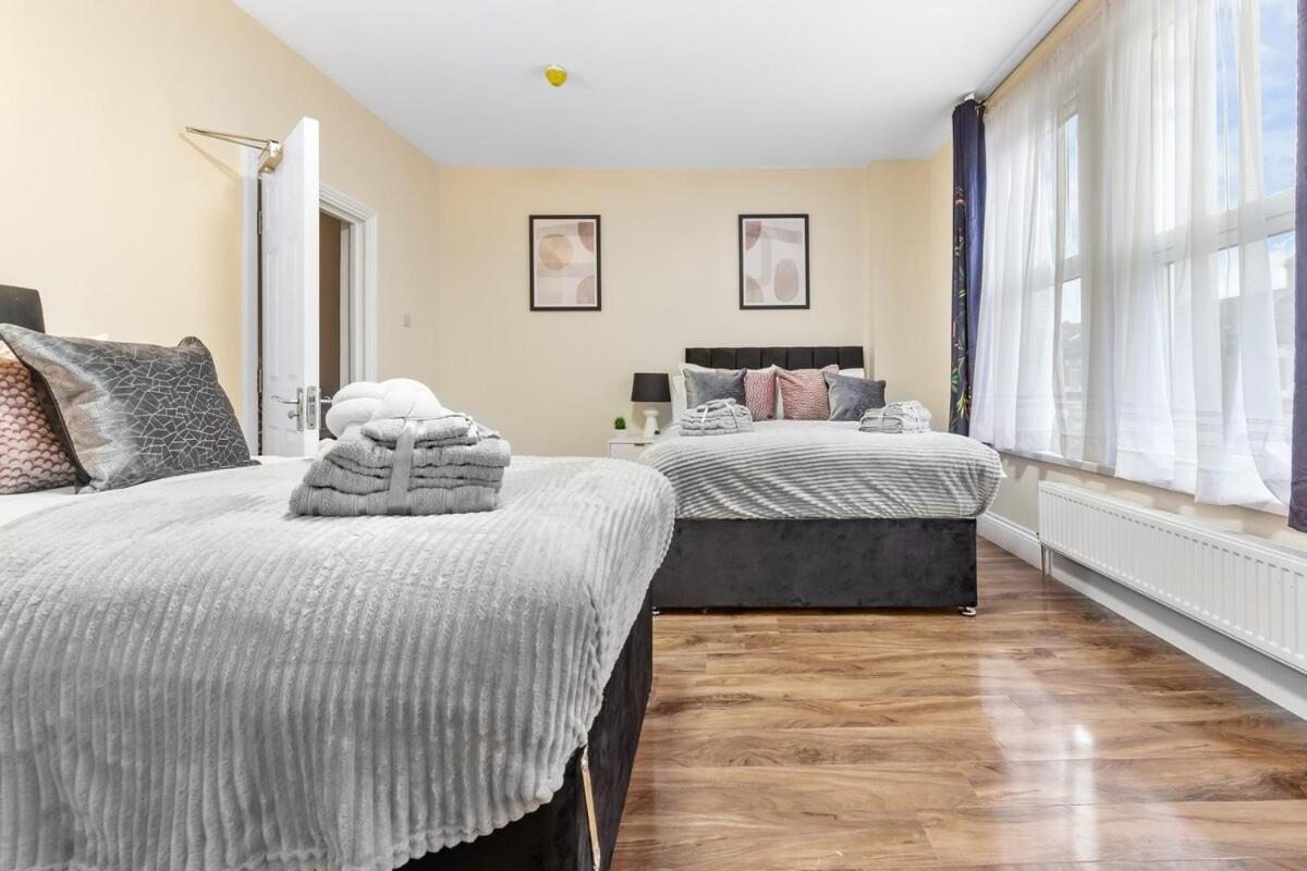 Casa vacanze Lovely 4-br In Leyton - Sleeps 14, Near Tube