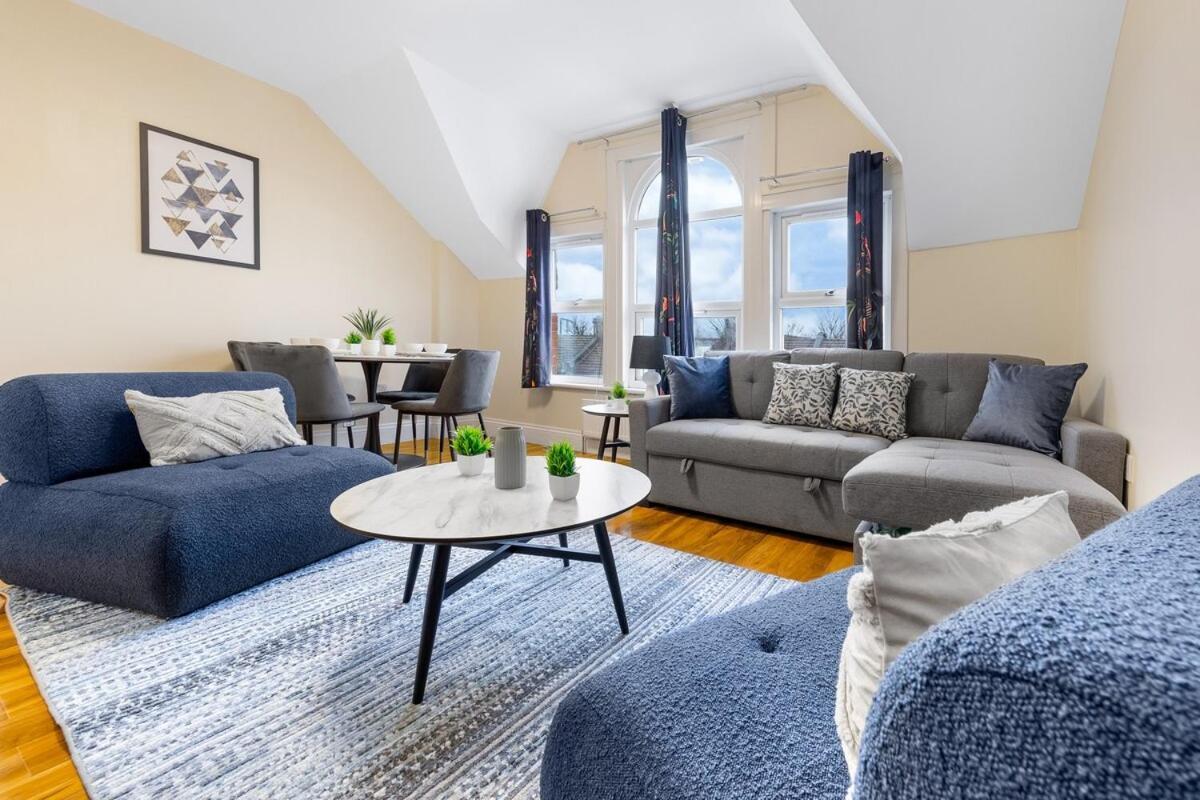 Lovely 4-br In Leyton - Sleeps 14, Near Tube * Londra