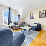 Lovely 4-Br Home In Leyton - Sleeps 14, Near Tube